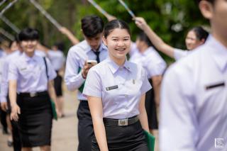 268. พิธีกล่าวคำปฏิญาณตนของนักศึกษา และพิธีลอดซุ้มไม้เรียวครุศาสตร์