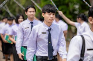 273. พิธีกล่าวคำปฏิญาณตนของนักศึกษา และพิธีลอดซุ้มไม้เรียวครุศาสตร์