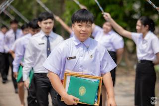 274. พิธีกล่าวคำปฏิญาณตนของนักศึกษา และพิธีลอดซุ้มไม้เรียวครุศาสตร์