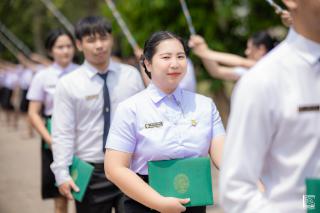 288. พิธีกล่าวคำปฏิญาณตนของนักศึกษา และพิธีลอดซุ้มไม้เรียวครุศาสตร์