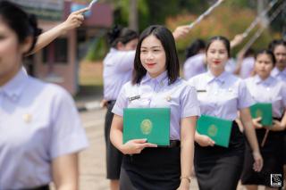 300. พิธีกล่าวคำปฏิญาณตนของนักศึกษา และพิธีลอดซุ้มไม้เรียวครุศาสตร์