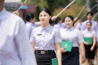 318. พิธีกล่าวคำปฏิญาณตนของนักศึกษา และพิธีลอดซุ้มไม้เรียวครุศาสตร์