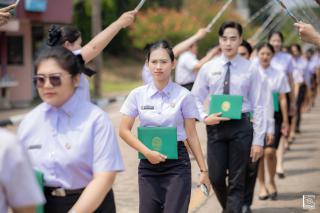 322. พิธีกล่าวคำปฏิญาณตนของนักศึกษา และพิธีลอดซุ้มไม้เรียวครุศาสตร์