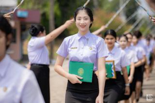 326. พิธีกล่าวคำปฏิญาณตนของนักศึกษา และพิธีลอดซุ้มไม้เรียวครุศาสตร์