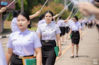 340. พิธีกล่าวคำปฏิญาณตนของนักศึกษา และพิธีลอดซุ้มไม้เรียวครุศาสตร์