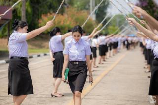 341. พิธีกล่าวคำปฏิญาณตนของนักศึกษา และพิธีลอดซุ้มไม้เรียวครุศาสตร์