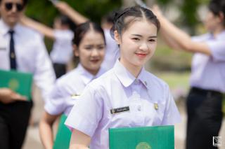 359. พิธีกล่าวคำปฏิญาณตนของนักศึกษา และพิธีลอดซุ้มไม้เรียวครุศาสตร์