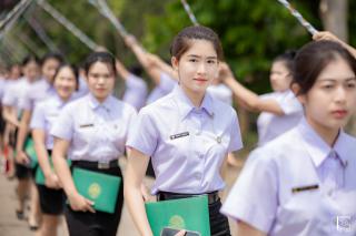361. พิธีกล่าวคำปฏิญาณตนของนักศึกษา และพิธีลอดซุ้มไม้เรียวครุศาสตร์