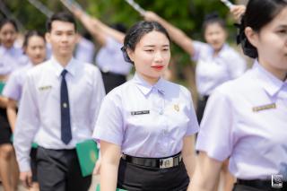 369. พิธีกล่าวคำปฏิญาณตนของนักศึกษา และพิธีลอดซุ้มไม้เรียวครุศาสตร์