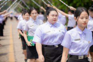 379. พิธีกล่าวคำปฏิญาณตนของนักศึกษา และพิธีลอดซุ้มไม้เรียวครุศาสตร์
