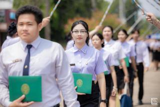 388. พิธีกล่าวคำปฏิญาณตนของนักศึกษา และพิธีลอดซุ้มไม้เรียวครุศาสตร์