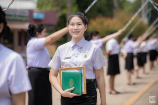 397. พิธีกล่าวคำปฏิญาณตนของนักศึกษา และพิธีลอดซุ้มไม้เรียวครุศาสตร์