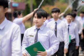 407. พิธีกล่าวคำปฏิญาณตนของนักศึกษา และพิธีลอดซุ้มไม้เรียวครุศาสตร์