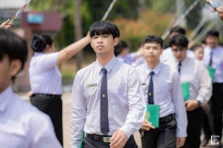 408. พิธีกล่าวคำปฏิญาณตนของนักศึกษา และพิธีลอดซุ้มไม้เรียวครุศาสตร์