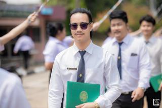 413. พิธีกล่าวคำปฏิญาณตนของนักศึกษา และพิธีลอดซุ้มไม้เรียวครุศาสตร์