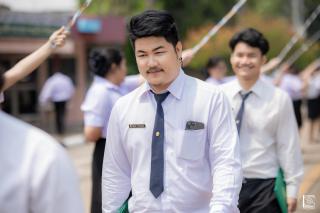 414. พิธีกล่าวคำปฏิญาณตนของนักศึกษา และพิธีลอดซุ้มไม้เรียวครุศาสตร์