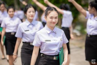 418. พิธีกล่าวคำปฏิญาณตนของนักศึกษา และพิธีลอดซุ้มไม้เรียวครุศาสตร์