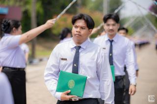 429. พิธีกล่าวคำปฏิญาณตนของนักศึกษา และพิธีลอดซุ้มไม้เรียวครุศาสตร์