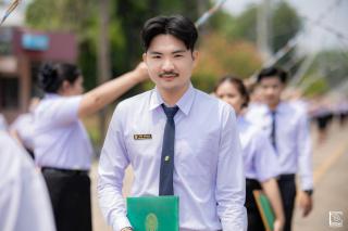 430. พิธีกล่าวคำปฏิญาณตนของนักศึกษา และพิธีลอดซุ้มไม้เรียวครุศาสตร์