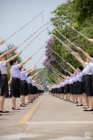 434. พิธีกล่าวคำปฏิญาณตนของนักศึกษา และพิธีลอดซุ้มไม้เรียวครุศาสตร์