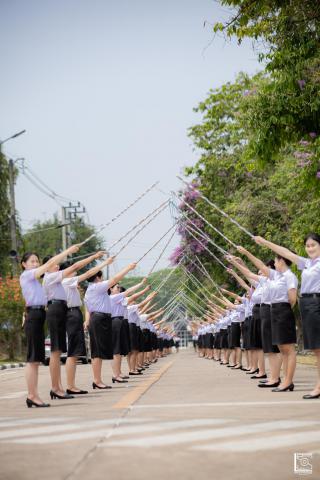 435. พิธีกล่าวคำปฏิญาณตนของนักศึกษา และพิธีลอดซุ้มไม้เรียวครุศาสตร์
