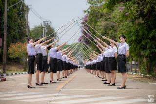 439. พิธีกล่าวคำปฏิญาณตนของนักศึกษา และพิธีลอดซุ้มไม้เรียวครุศาสตร์