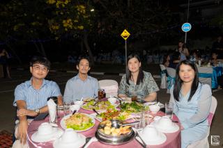 8. งานราตรีสีฟ้า