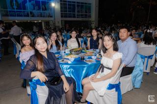 75. งานราตรีสีฟ้า