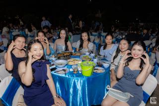 130. งานราตรีสีฟ้า