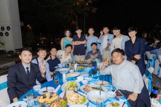 136. งานราตรีสีฟ้า