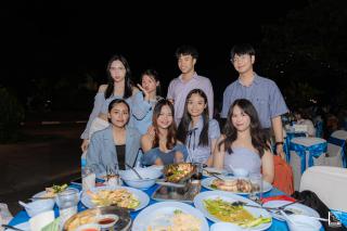 137. งานราตรีสีฟ้า