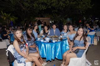 142. งานราตรีสีฟ้า