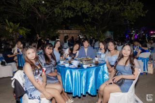 143. งานราตรีสีฟ้า