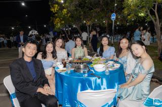 207. งานราตรีสีฟ้า