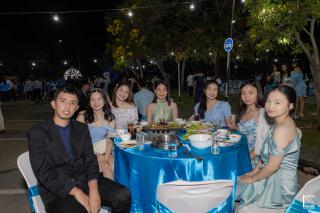 208. งานราตรีสีฟ้า