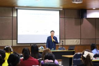 9. อบรมเชิงปฏิบัติการการสร้างสื่อการเรียนรู้สำหรับเด็กพิเศษในระดับประถมศึกษา ในเขตสพป.กำแพงเพชร เขต 2