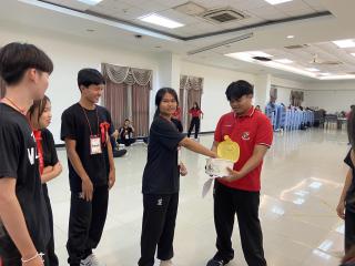 16. First Start เตรียมความพร้อมก่อนเข้าเรียน English Program
