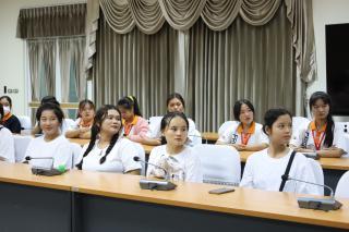 8. กิจกรรมพบนักศึกษาใหม่ โปรแกรมวิชาภาษาจีน