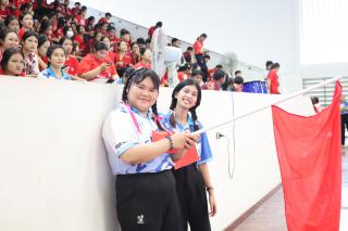 98. "MAKE FRIENDS, HAVE FUN" สานสัมพันธ์น้องพี่