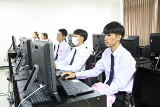 10. กิจกรรมเตรียมความพร้อมนักศึกษาใหม่โปรแกรมวิชาคอมพิวเตอร์
