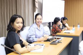 9. ประชุมเพื่อชี้แจงการออกนิเทศนักศึกษาครูคืนถิ่น