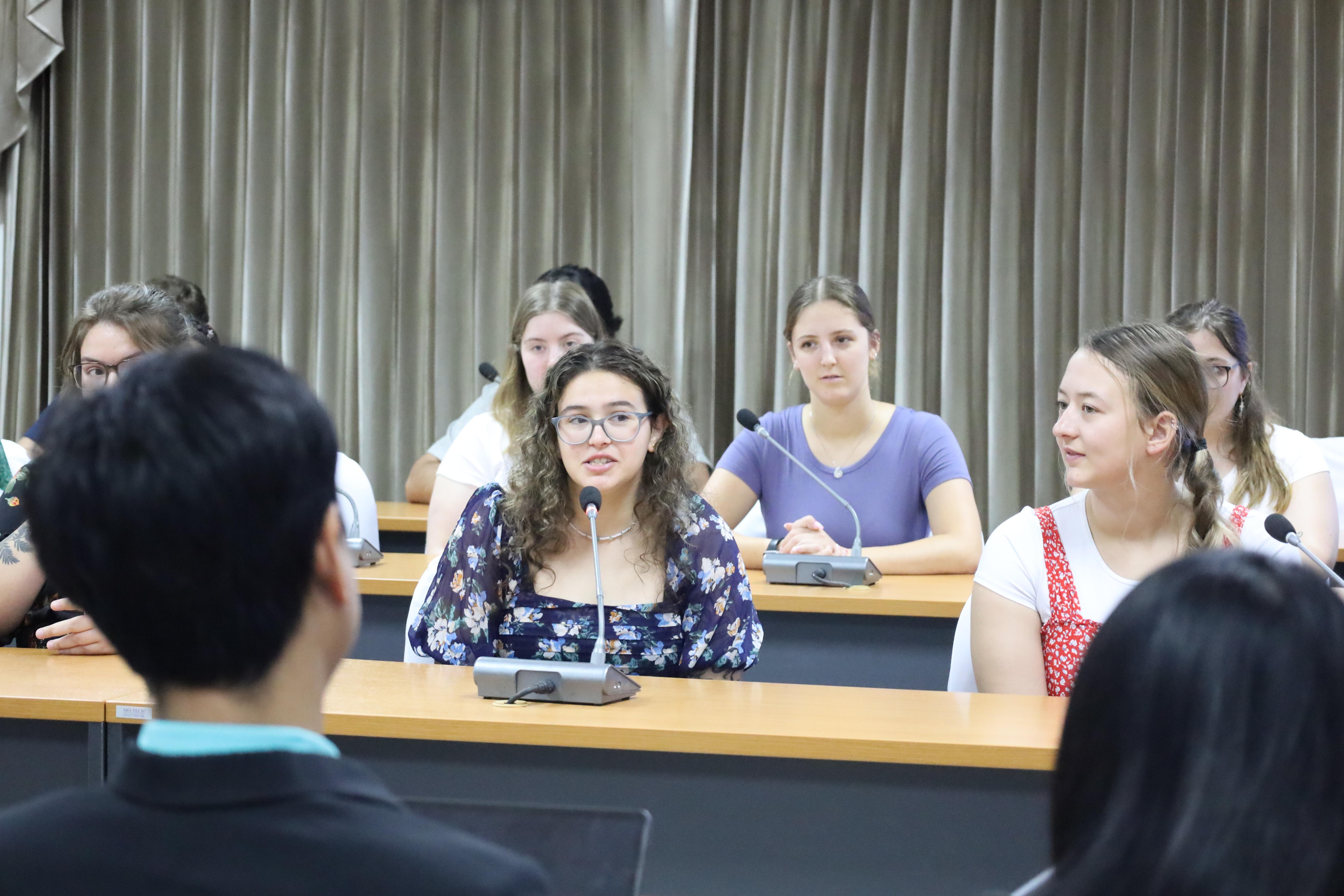 40. ต้อนรับคณะอาจารย์และนักศึกษาจาก Bowling Green State University (BGSU) รัฐ Ohio ประเทศอเมริกา