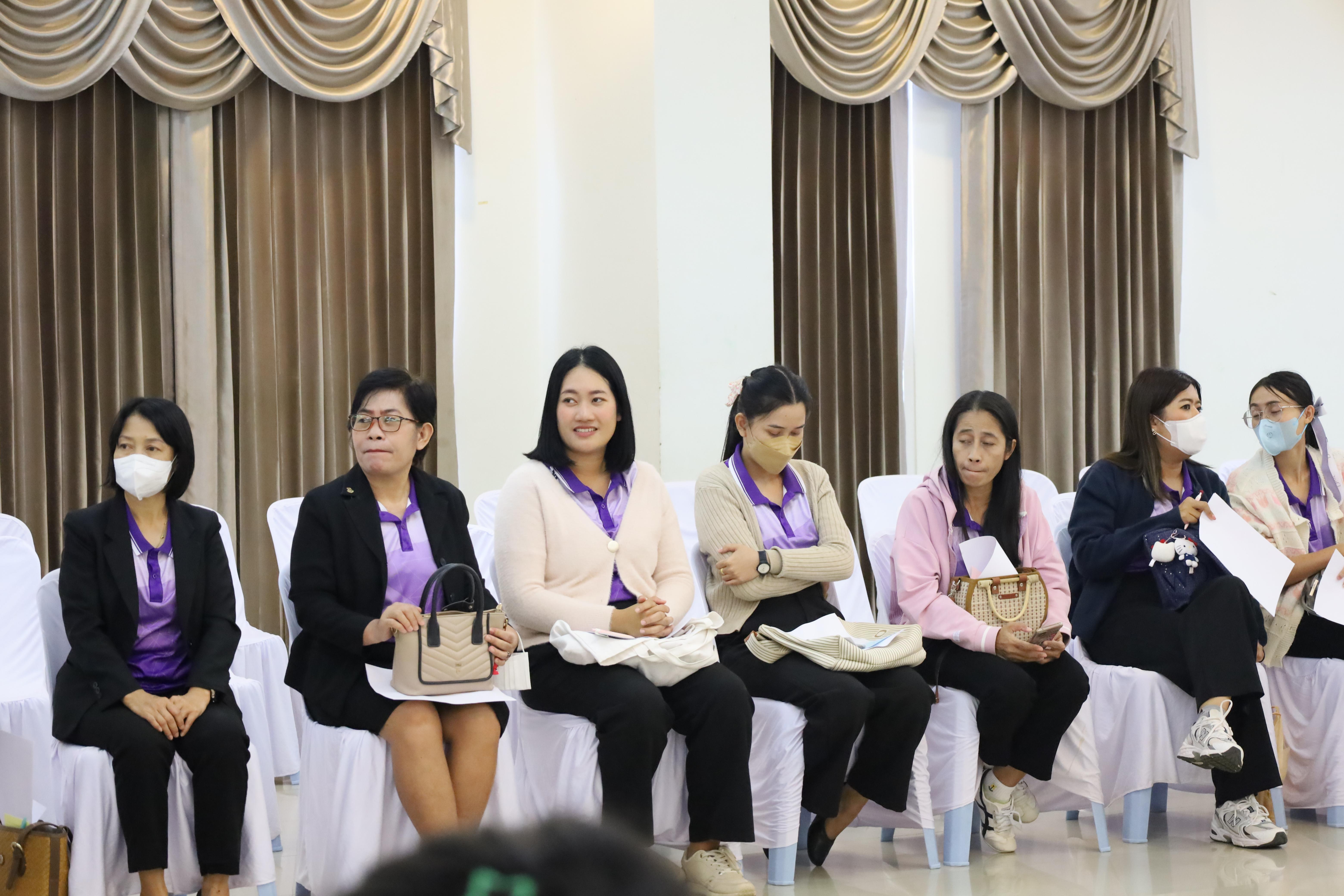 9. อบรมเชิงปฏิบัติการพัฒนาความรู้ทักษะด้านภาษาอังกฤษในศตวรรษที่ 21 สำหรับบุคลากรทางการศึกษา