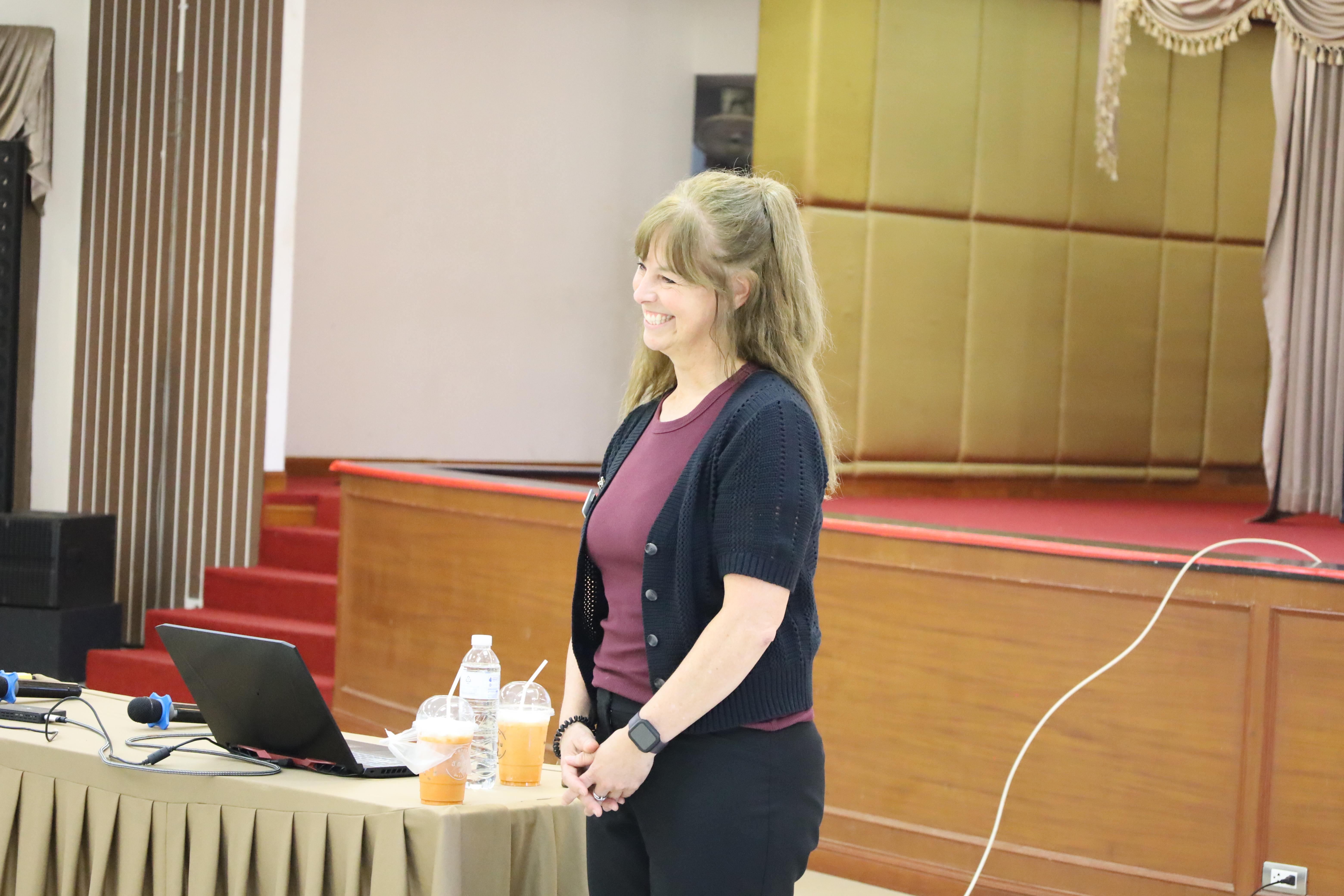 25. อบรมเชิงปฏิบัติการพัฒนาความรู้ทักษะด้านภาษาอังกฤษในศตวรรษที่ 21 สำหรับบุคลากรทางการศึกษา