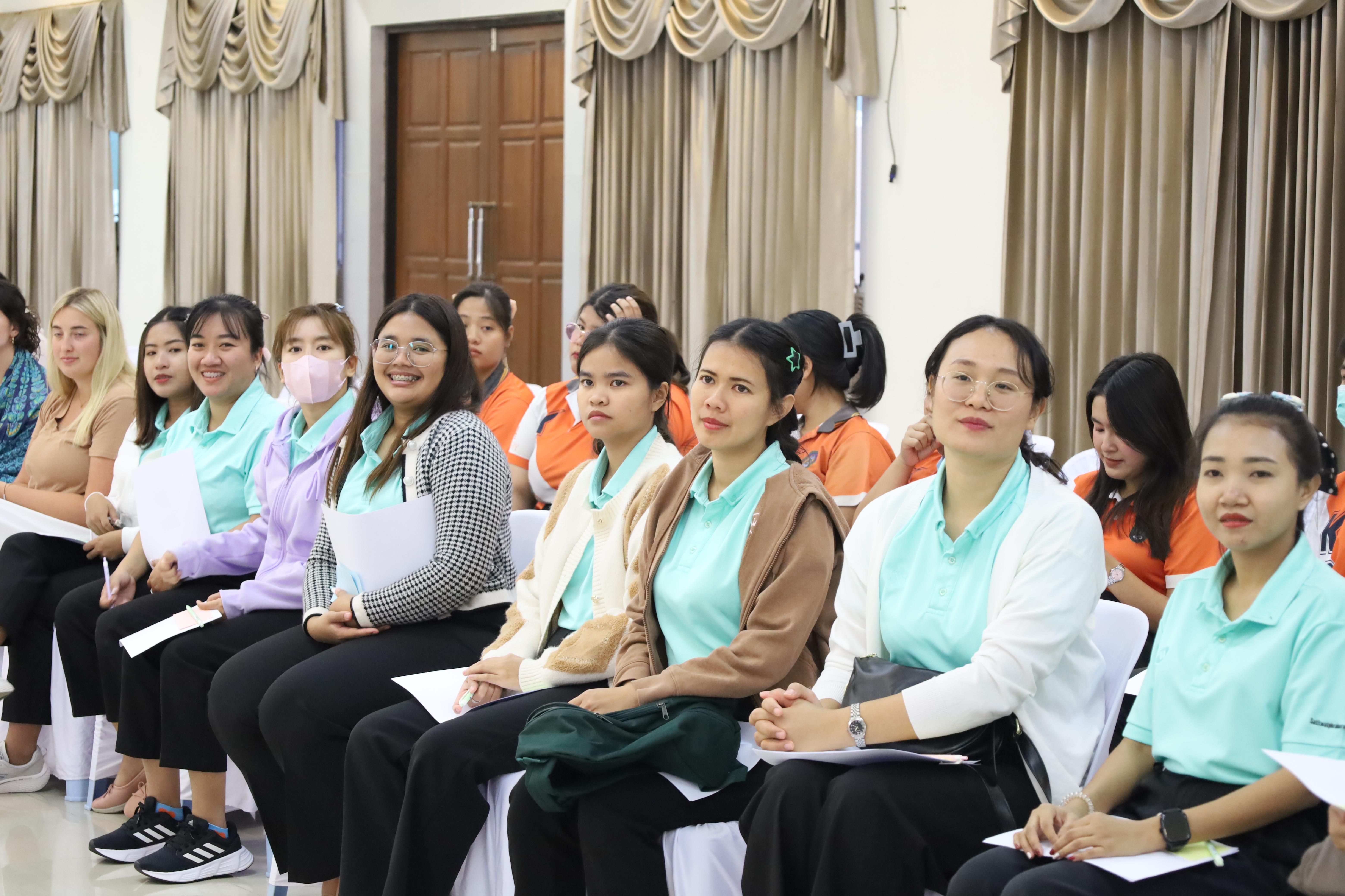 32. อบรมเชิงปฏิบัติการพัฒนาความรู้ทักษะด้านภาษาอังกฤษในศตวรรษที่ 21 สำหรับบุคลากรทางการศึกษา