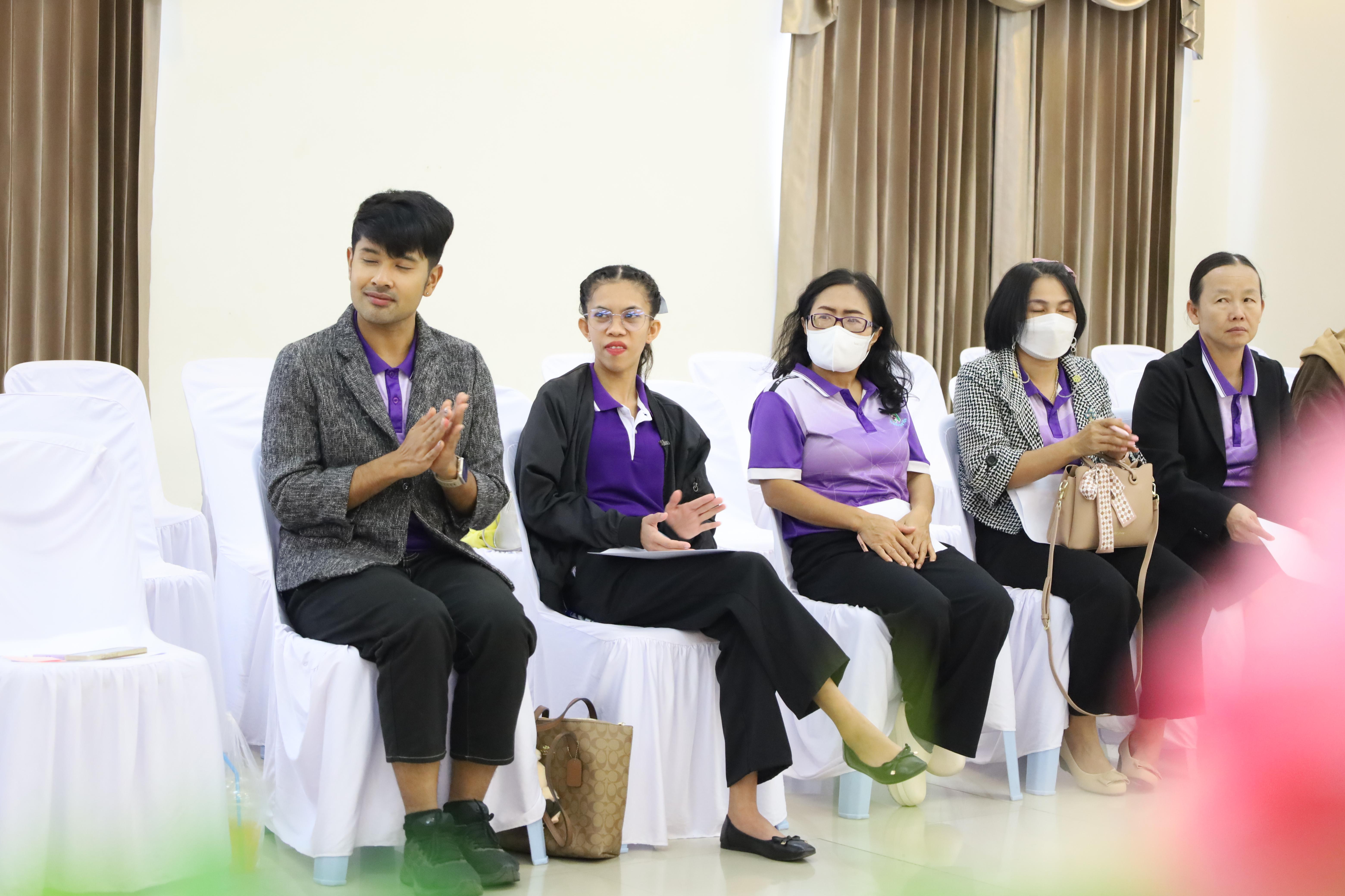 33. อบรมเชิงปฏิบัติการพัฒนาความรู้ทักษะด้านภาษาอังกฤษในศตวรรษที่ 21 สำหรับบุคลากรทางการศึกษา
