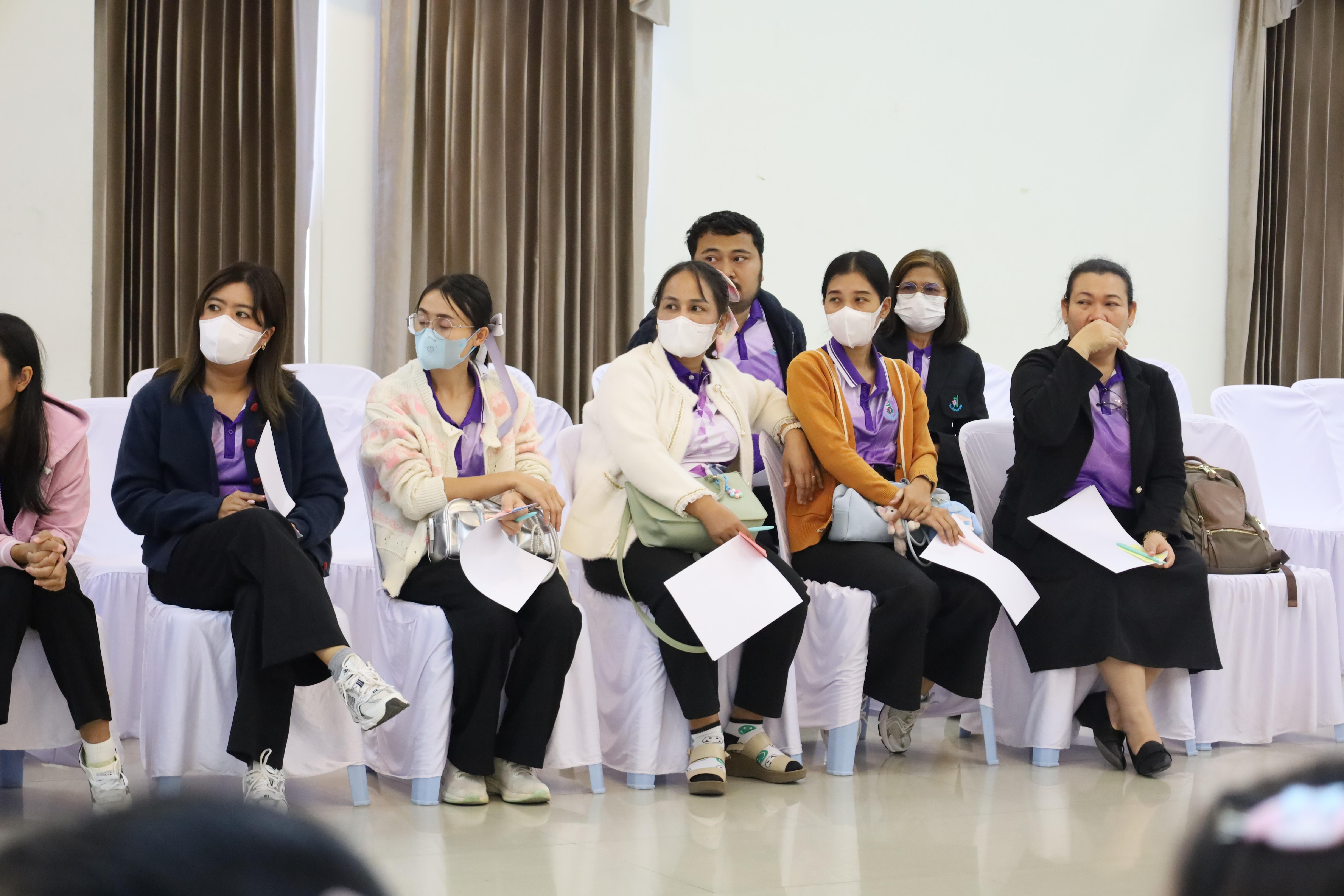 42. อบรมเชิงปฏิบัติการพัฒนาความรู้ทักษะด้านภาษาอังกฤษในศตวรรษที่ 21 สำหรับบุคลากรทางการศึกษา