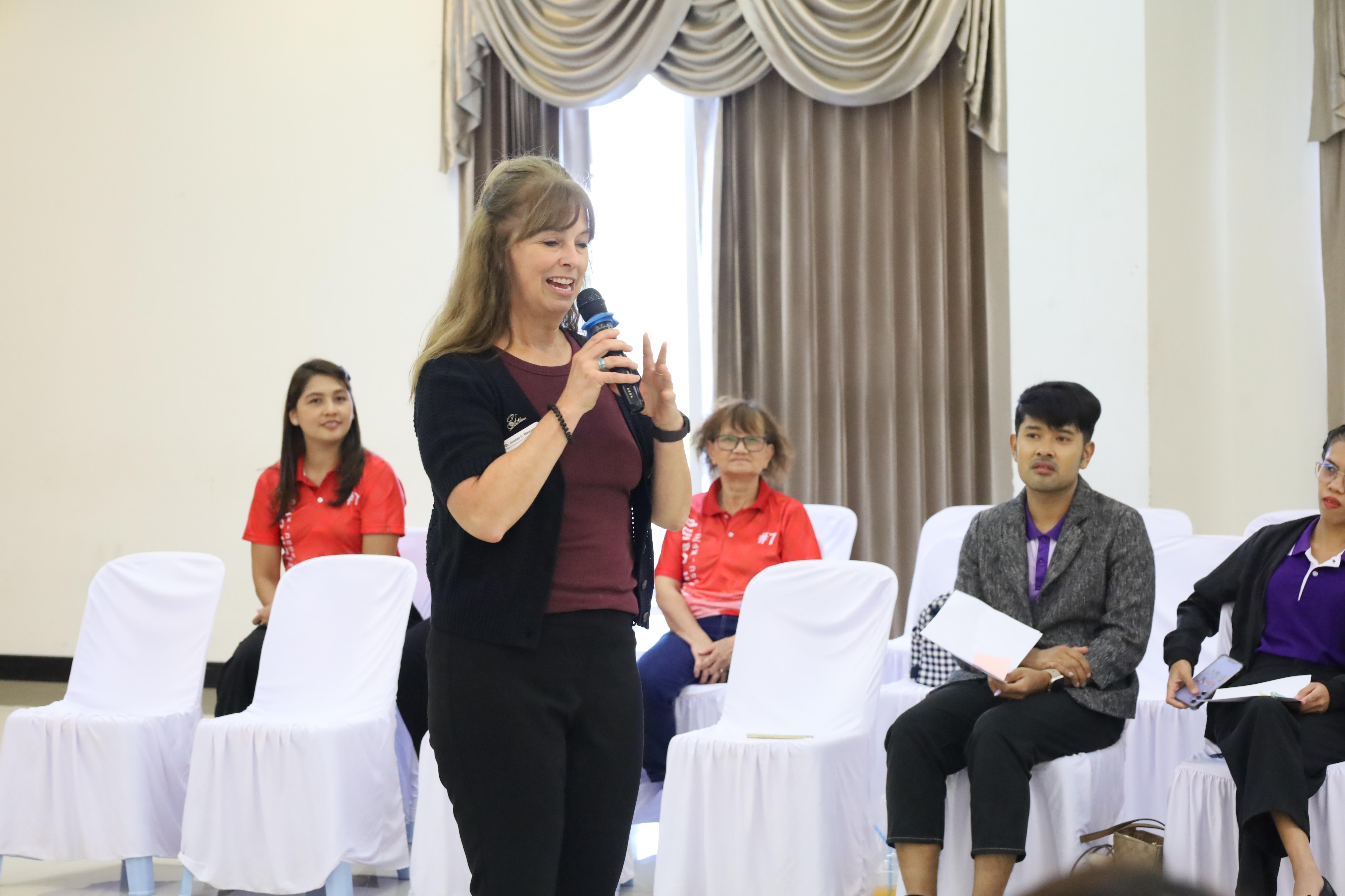 44. อบรมเชิงปฏิบัติการพัฒนาความรู้ทักษะด้านภาษาอังกฤษในศตวรรษที่ 21 สำหรับบุคลากรทางการศึกษา
