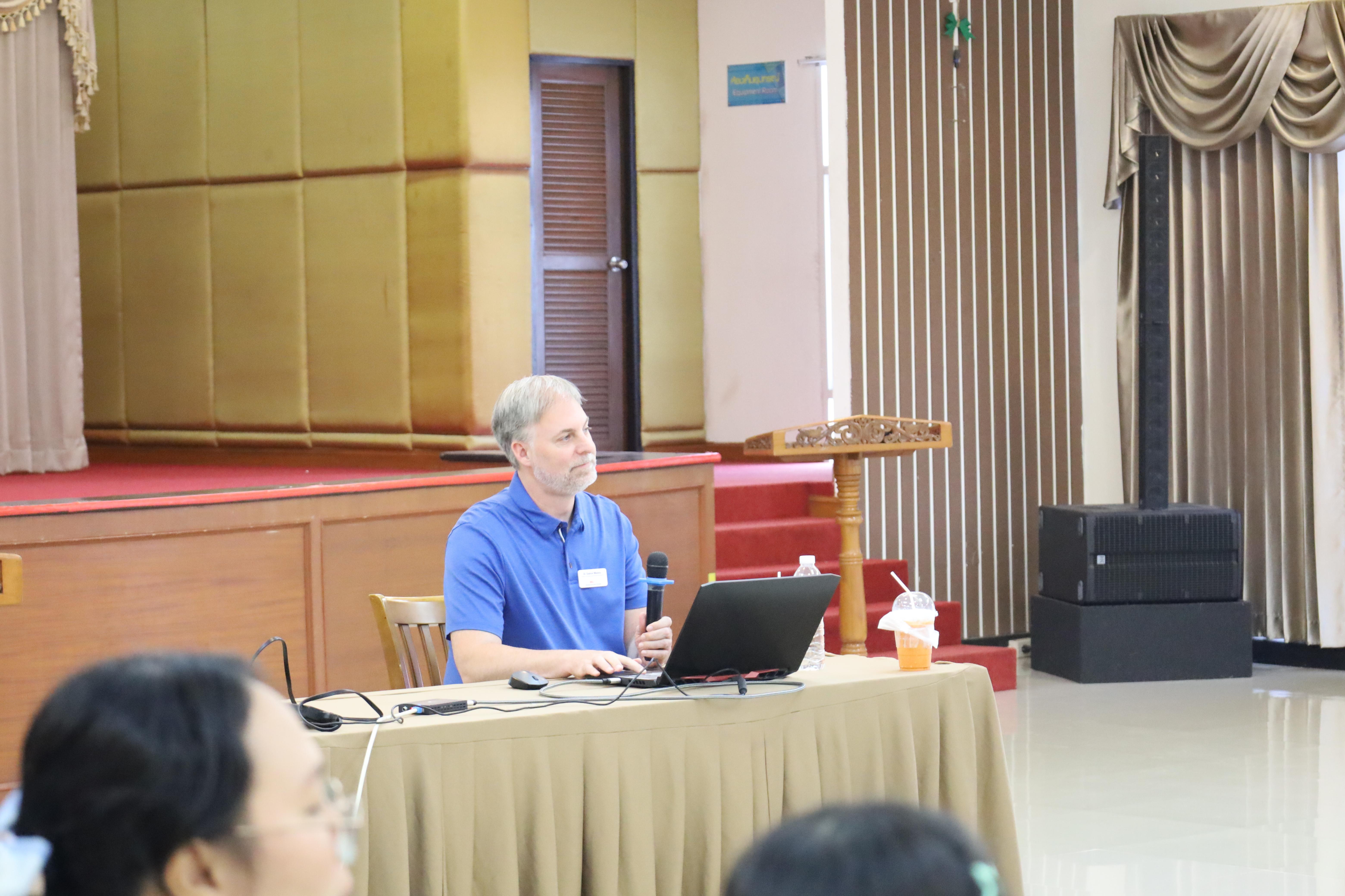46. อบรมเชิงปฏิบัติการพัฒนาความรู้ทักษะด้านภาษาอังกฤษในศตวรรษที่ 21 สำหรับบุคลากรทางการศึกษา