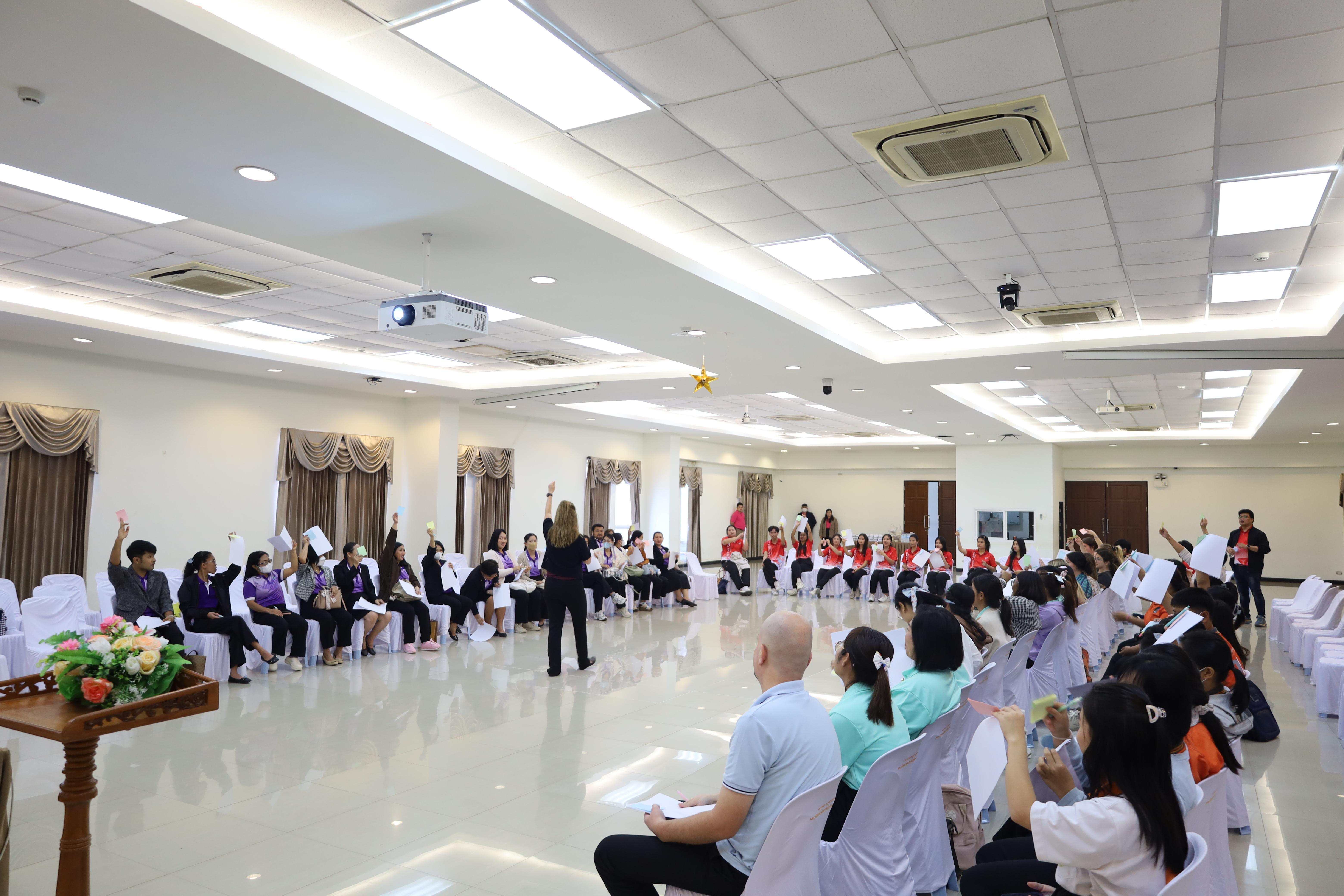 50. อบรมเชิงปฏิบัติการพัฒนาความรู้ทักษะด้านภาษาอังกฤษในศตวรรษที่ 21 สำหรับบุคลากรทางการศึกษา